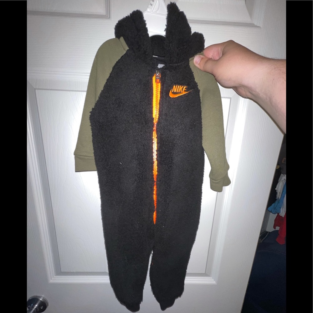 Nike puffy onesie 12 months